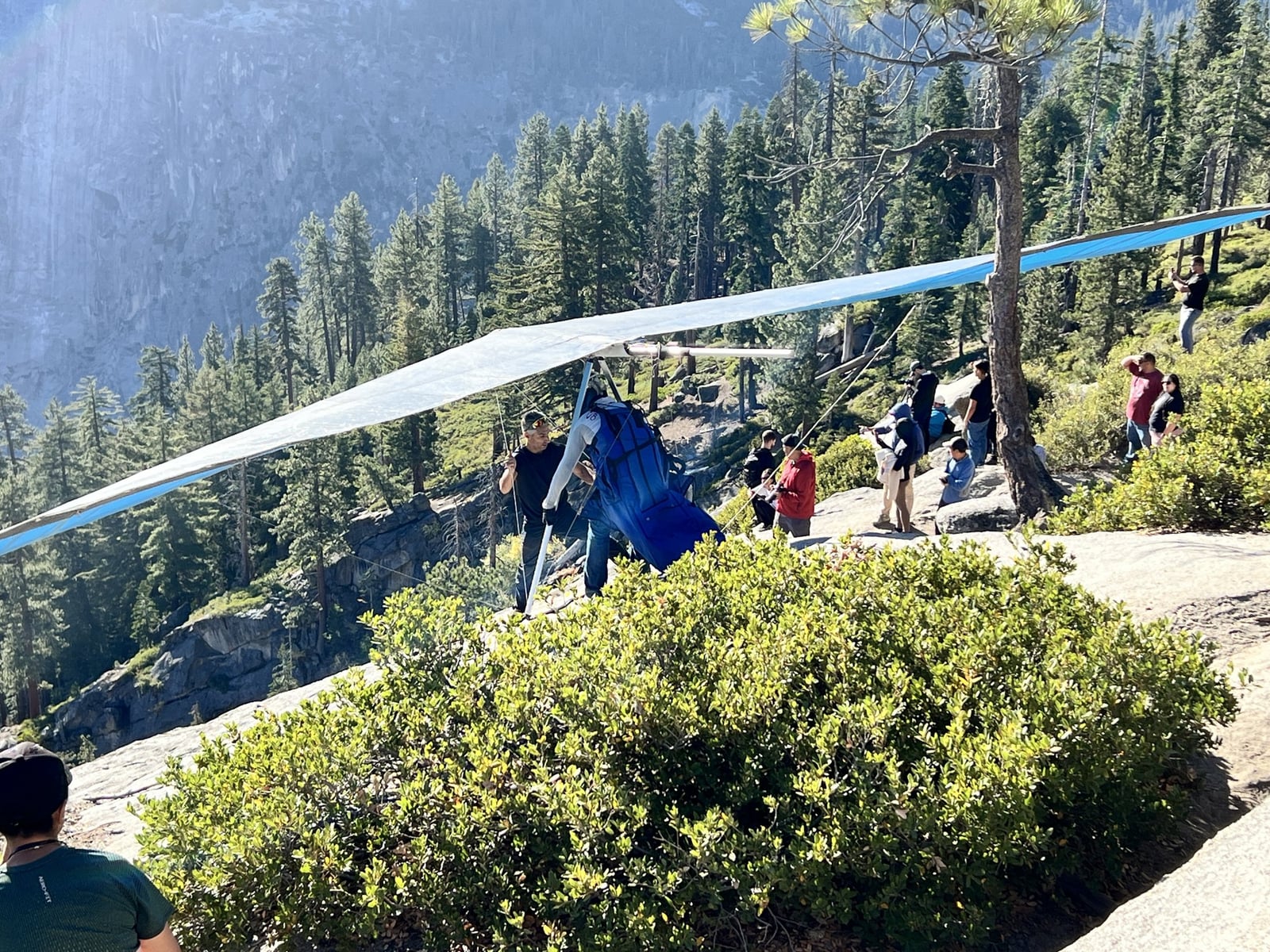 Hang-glider preparation at Glacier Point.
